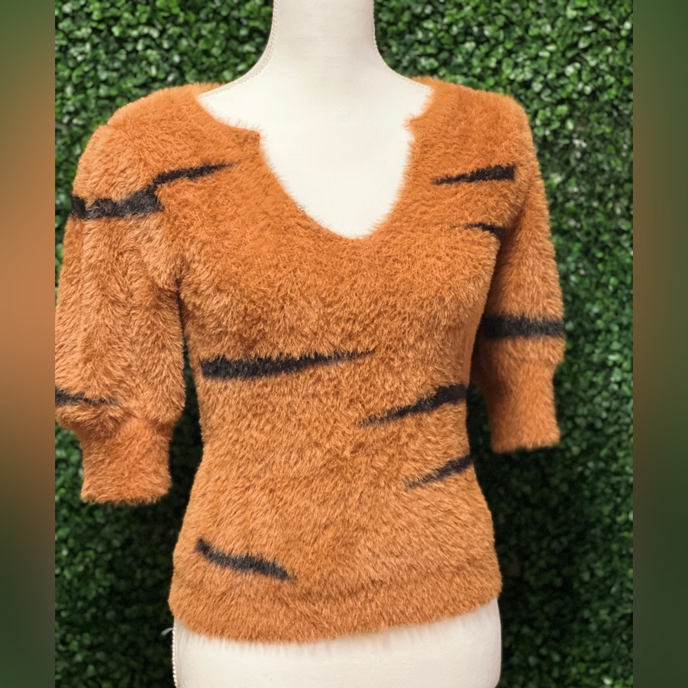 Hem & Thread Cozy Tiger Luxe Fuzzy Women's Sweater Small Fierce Fluffy Animal